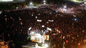Десятки тысяч людей вышли на улицы Дрездена в знак протеста против непродуманной иммиграционной политики властей. Фото http://rt.com/