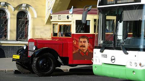 Тверской "Сталинобус". Коммунисты намерены запустить его по улицам и на 9 мая 2015 года