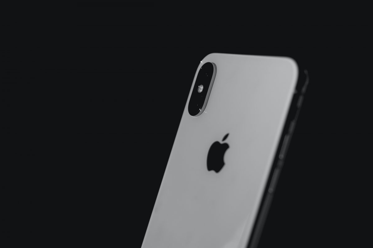 Какой iPhone лучше всего купить в 2021 году: актуальные модели ·